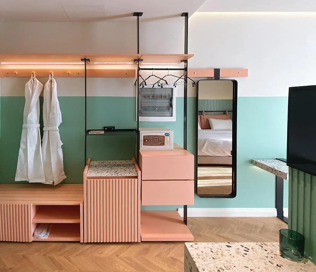 Iliria Boutique Hotel Tirana 4*,