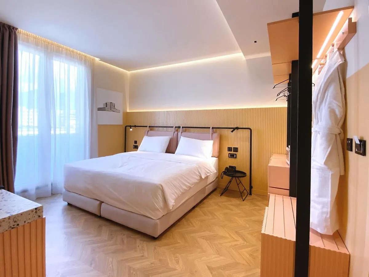 ****  Iliria Boutique Hotel Tirana Albania